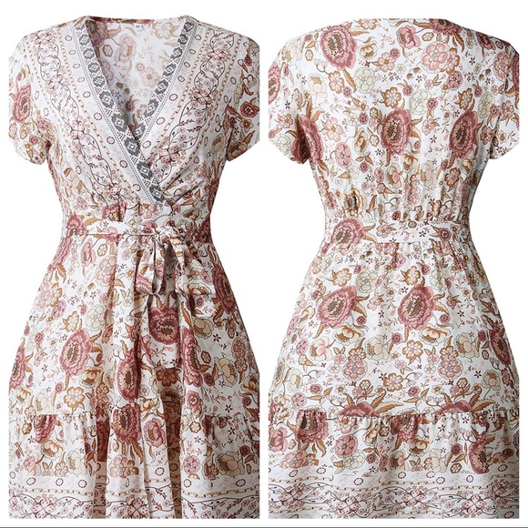 🎉HP🎉 Boho Floral Wrap Midi Dress - Picture 3 of 11